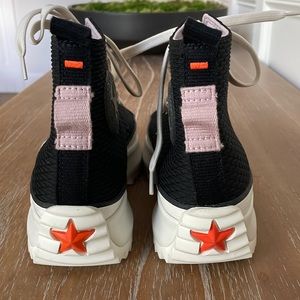 Brand New Black Converse Run Star Hike Platform Tennis Shoe!
